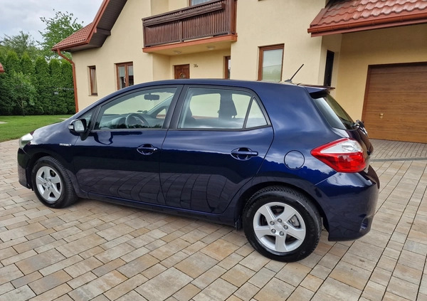 Toyota Auris cena 41900 przebieg: 139000, rok produkcji 2011 z Poddębice małe 154